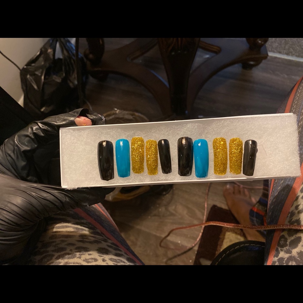Custom press on nails - Picture 12 of 16